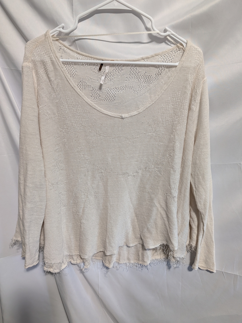 Lightweight Scoop-Neck Long-Sleeve Top in Cream